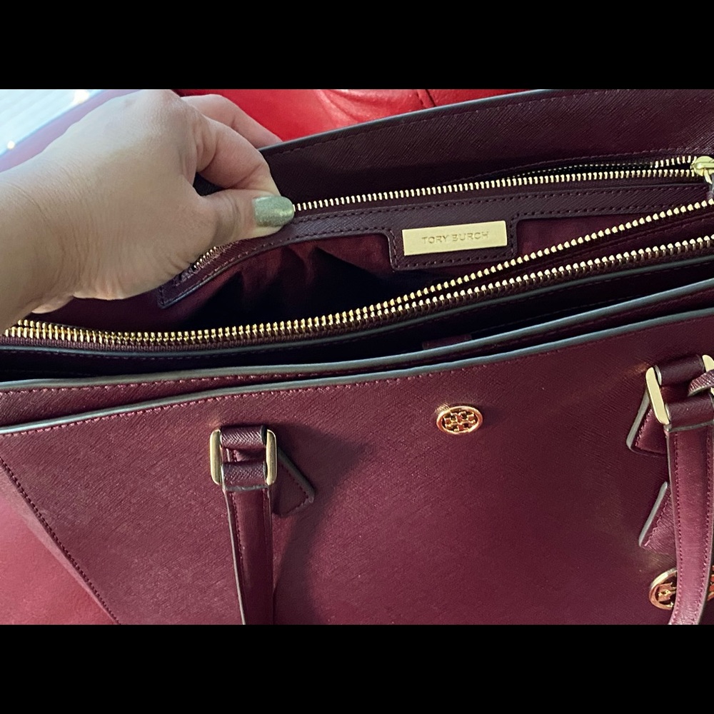 TORY BURCH ROBINSON TOTE💕💕 - Picture 5 of 8